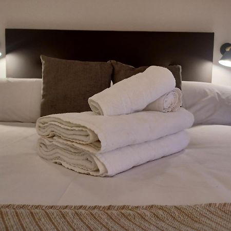 Apartamento Acogedor Junto A Calle Betis, Triana-Los Remedios Seville Luaran gambar