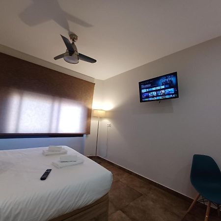 Apartamento Acogedor Junto A Calle Betis, Triana-Los Remedios Seville Luaran gambar