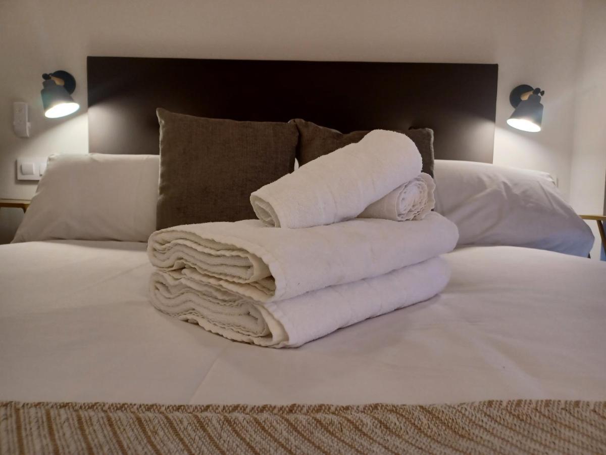 Apartamento Acogedor Junto A Calle Betis, Triana-Los Remedios Seville Luaran gambar
