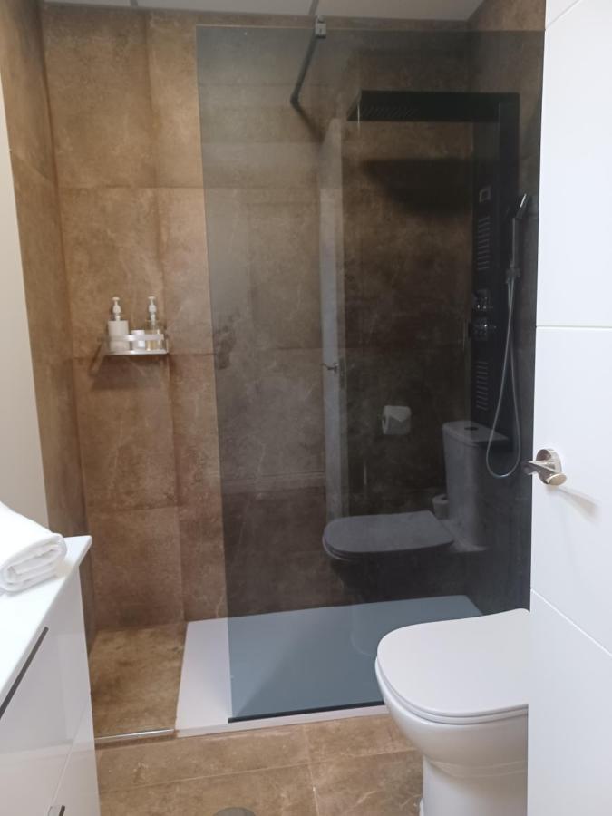 Apartamento Acogedor Junto A Calle Betis, Triana-Los Remedios Seville Luaran gambar