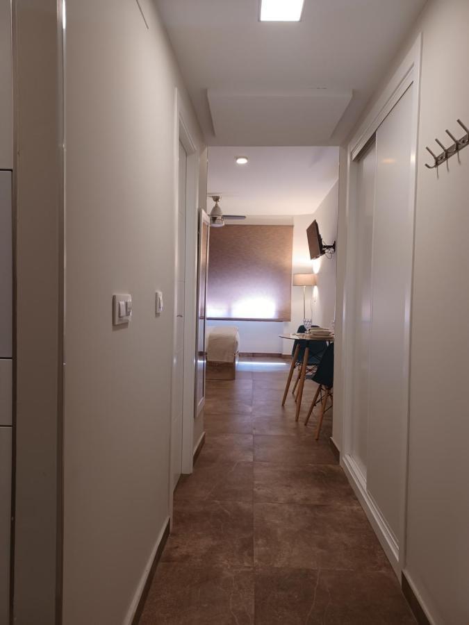 Apartamento Acogedor Junto A Calle Betis, Triana-Los Remedios Seville Luaran gambar