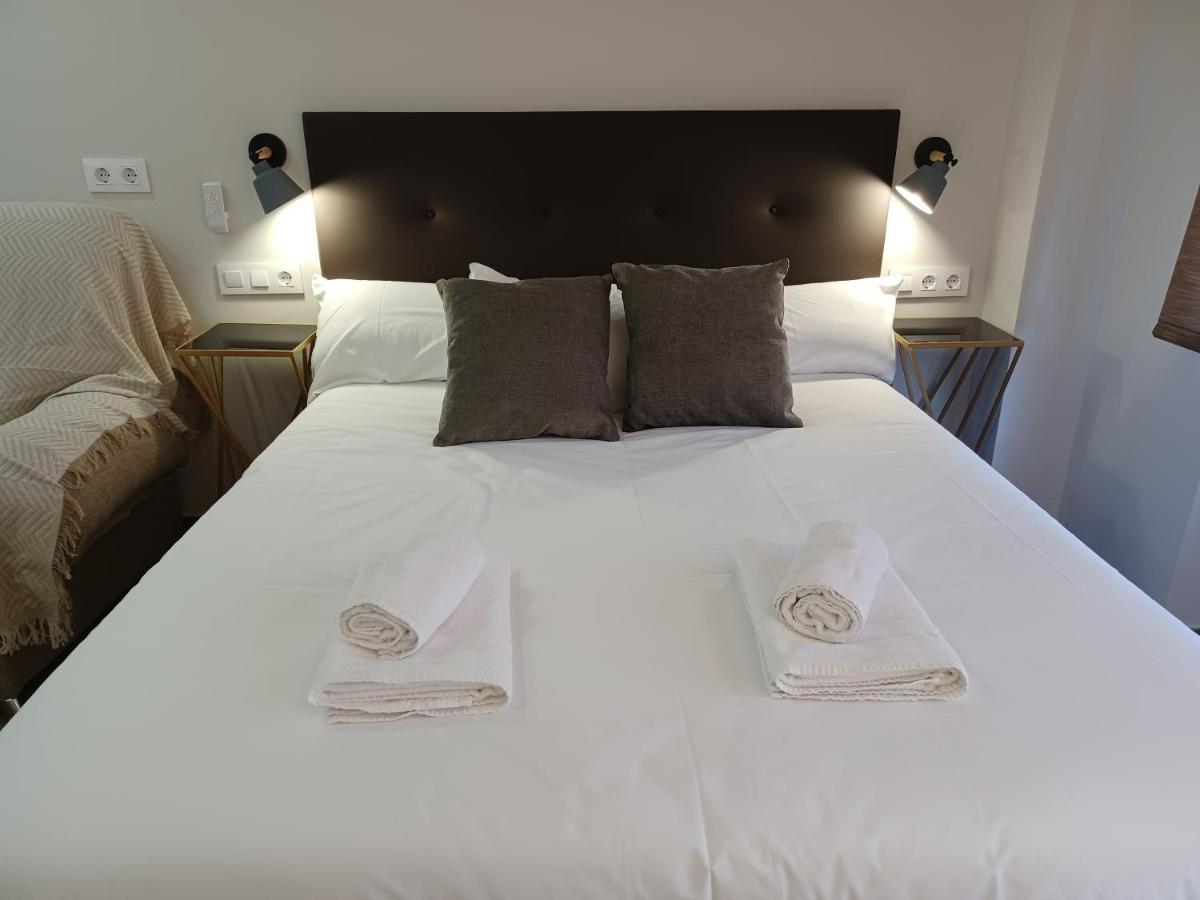 Apartamento Acogedor Junto A Calle Betis, Triana-Los Remedios Seville Luaran gambar