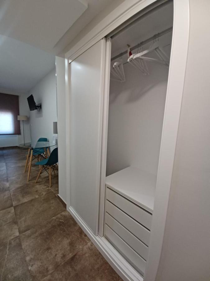 Apartamento Acogedor Junto A Calle Betis, Triana-Los Remedios Seville Luaran gambar
