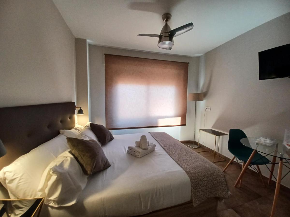Apartamento Acogedor Junto A Calle Betis, Triana-Los Remedios Seville Luaran gambar