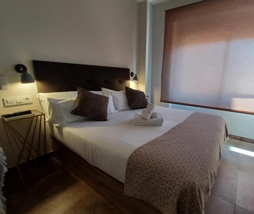 Apartamento Acogedor Junto A Calle Betis, Triana-Los Remedios Seville Luaran gambar