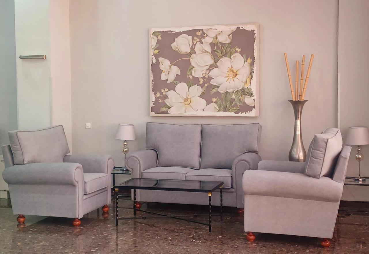 Apartamento Acogedor Junto A Calle Betis, Triana-Los Remedios Seville Luaran gambar